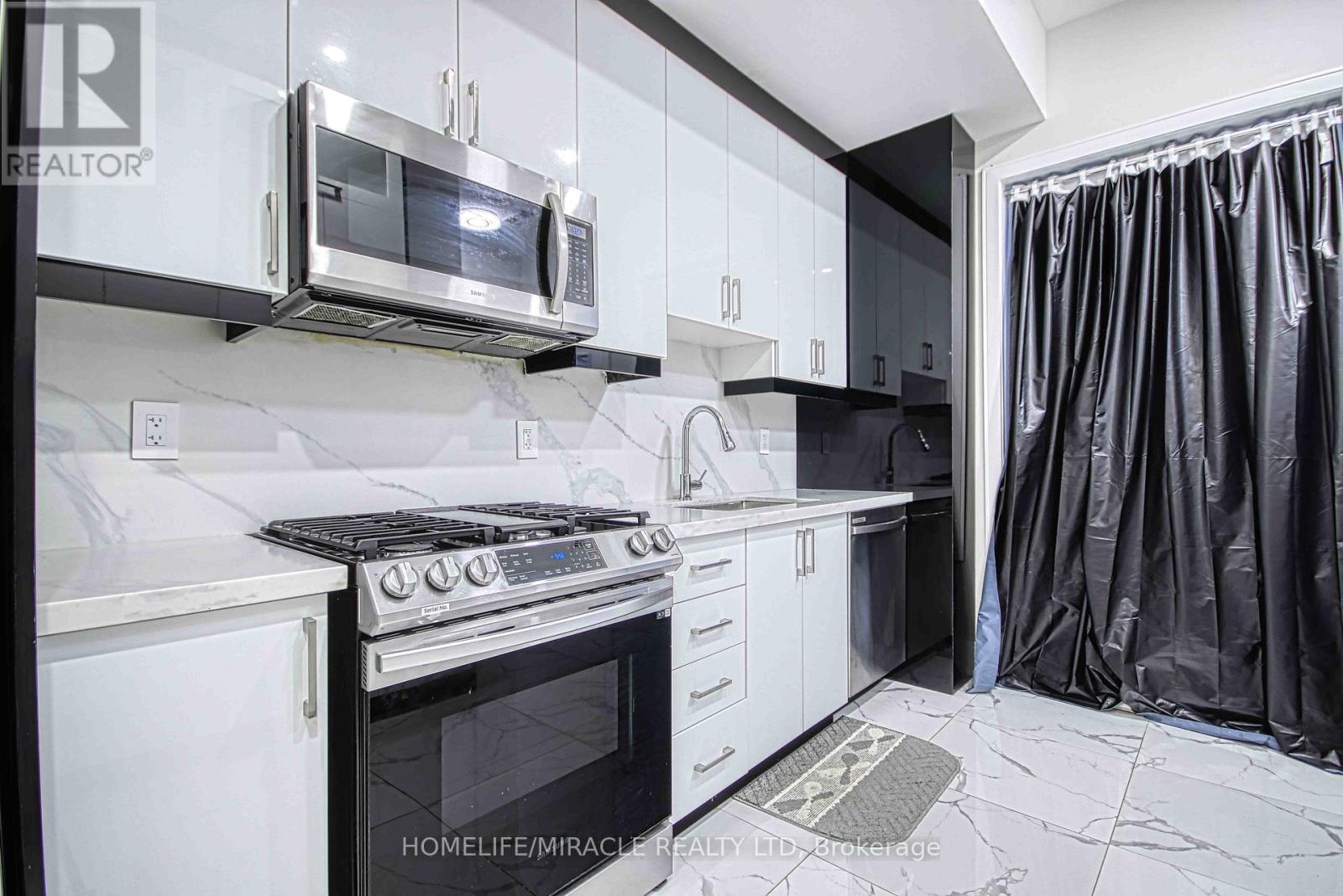 471 JONES AVENUE - 14