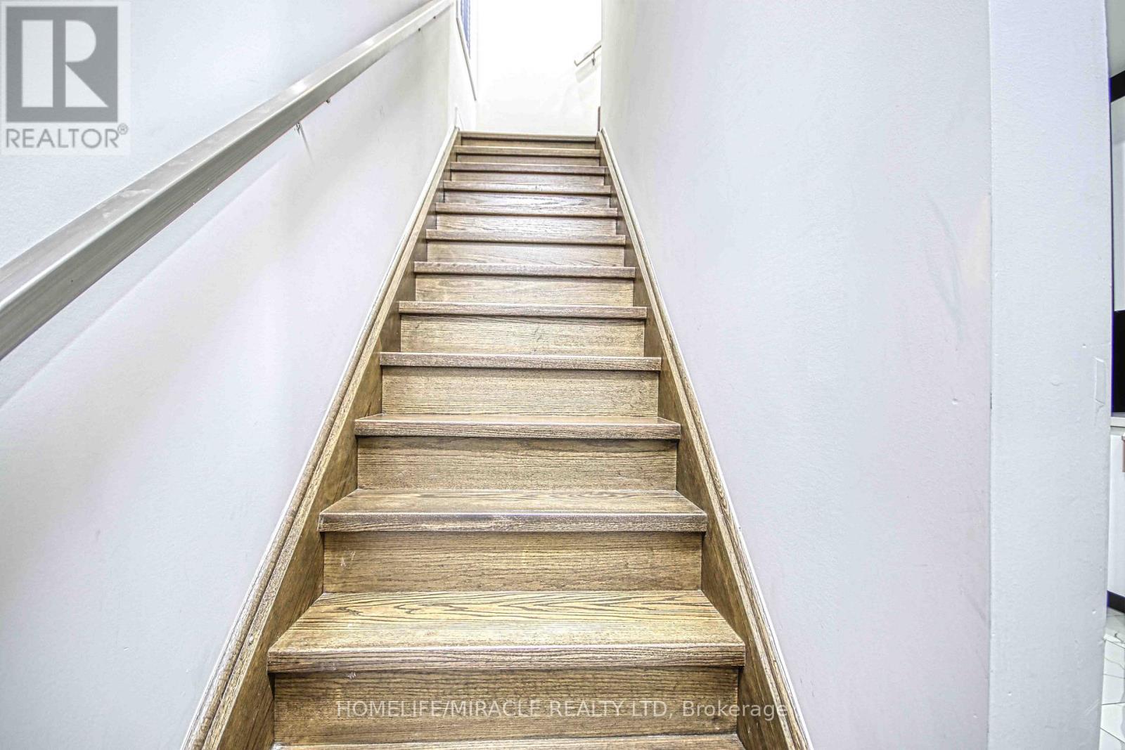 471 JONES AVENUE - 17