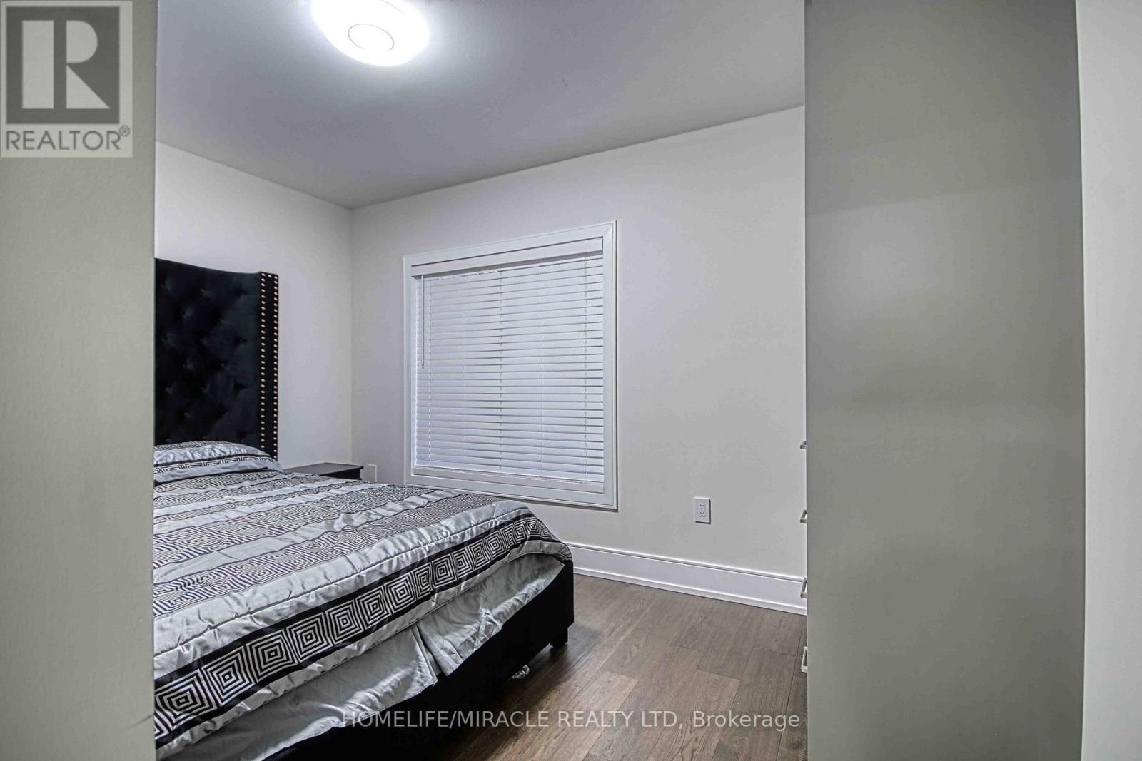 471 JONES AVENUE - 22
