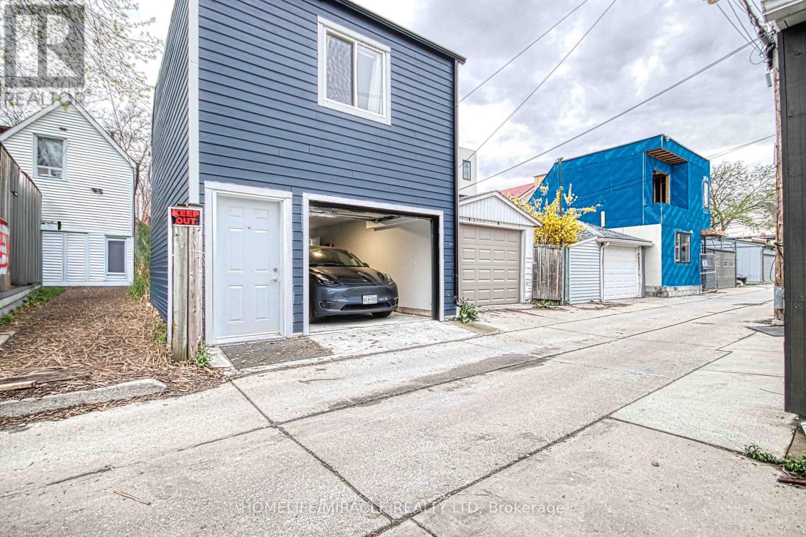 471 JONES AVENUE - 26