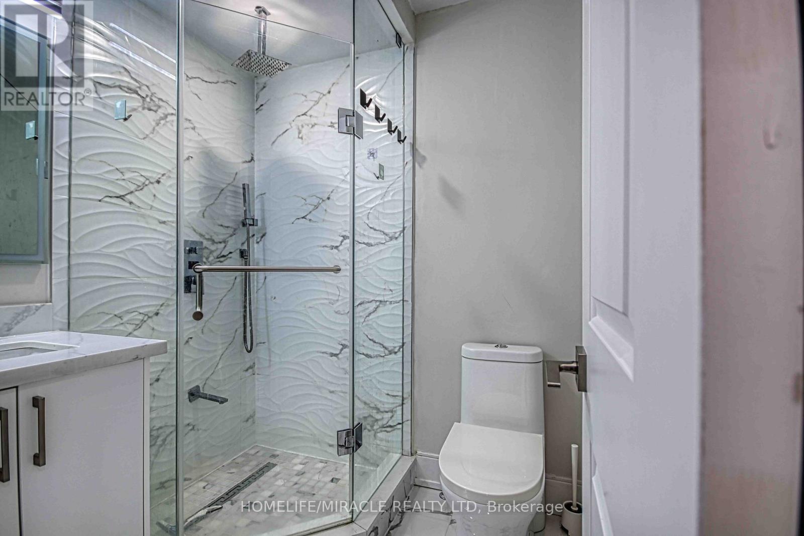 471 JONES AVENUE - 29