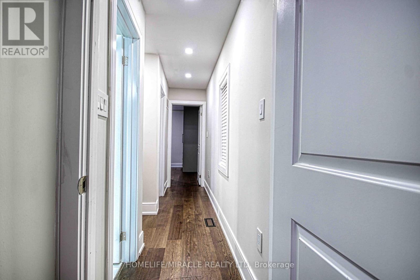 471 JONES AVENUE - 30