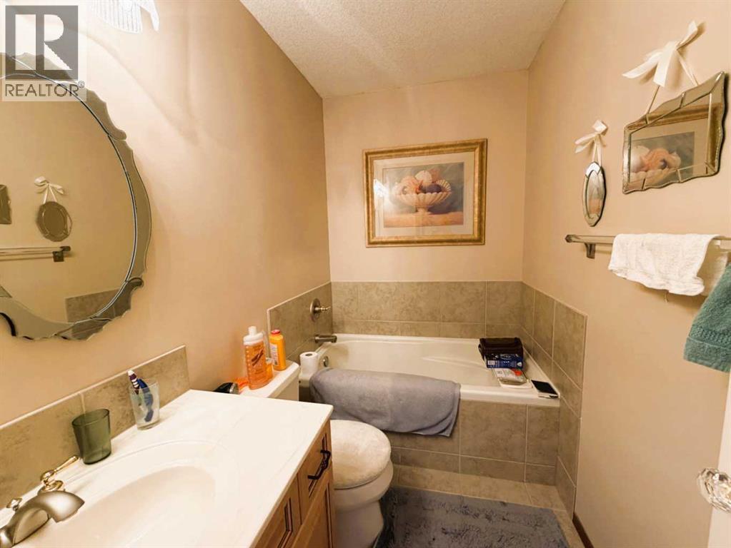 144 Sundance Road SW — photo 17