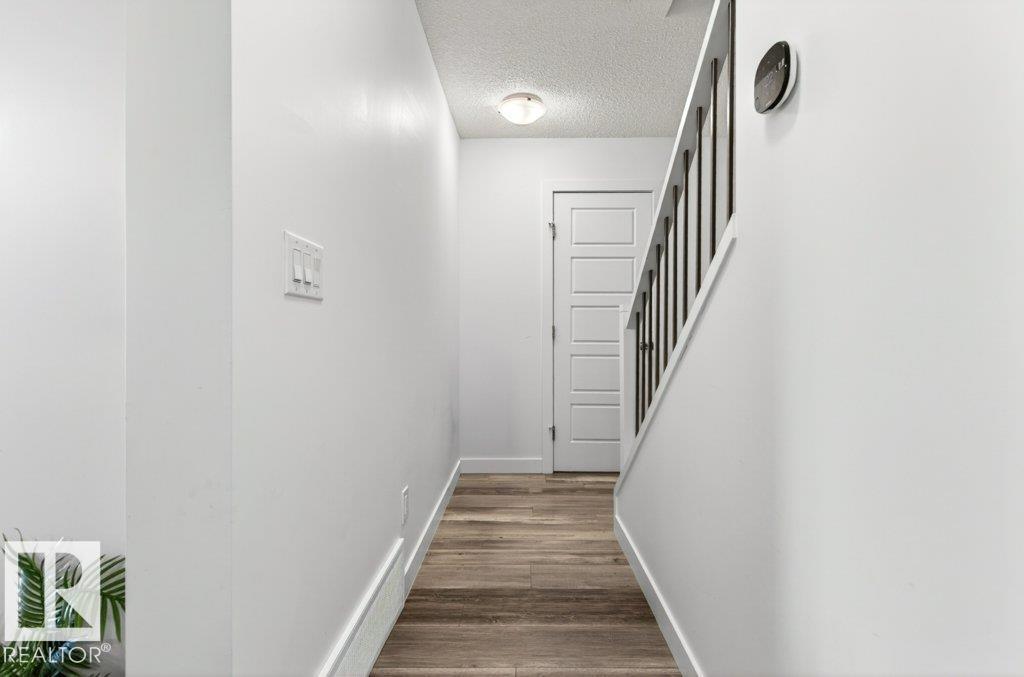 20315 16 AV NW, Edmonton