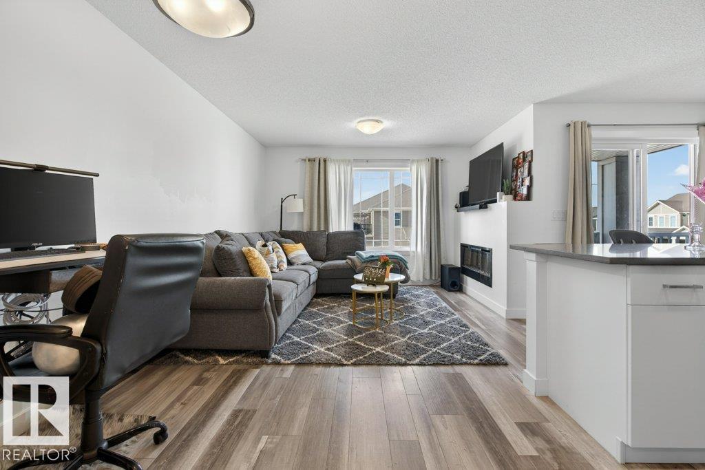 20315 16 AV NW, Edmonton