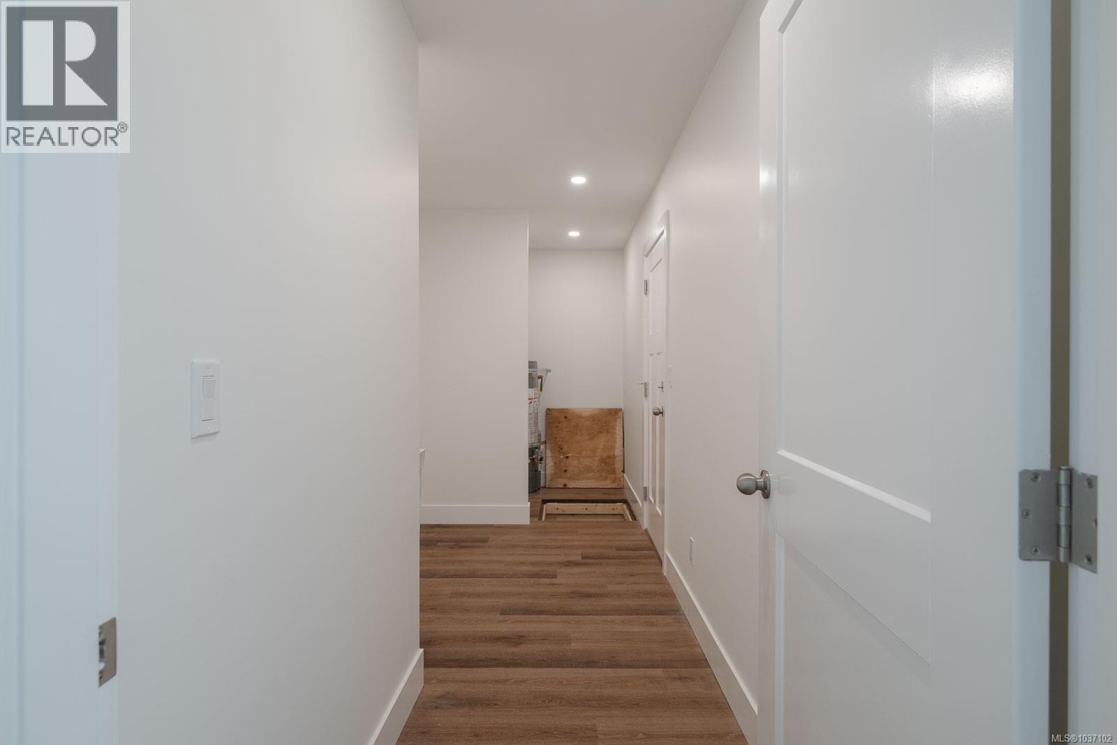 #8 3774 12th Ave - 10