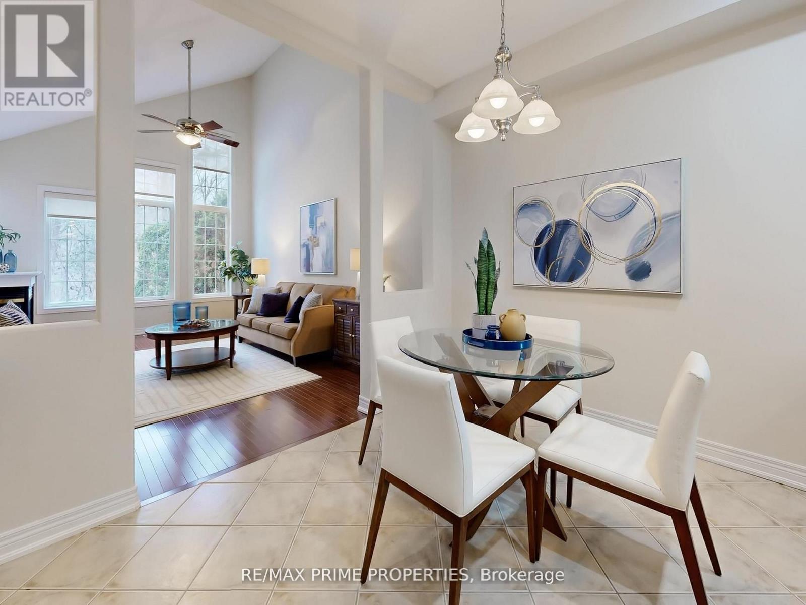 #18 11 BERCZY CREEK WAY - 15
