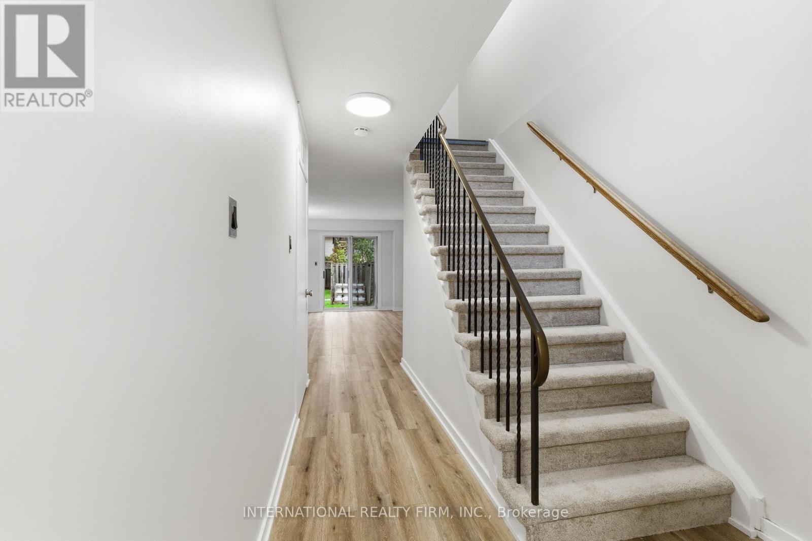114 FOSTER CRESCENT - 4