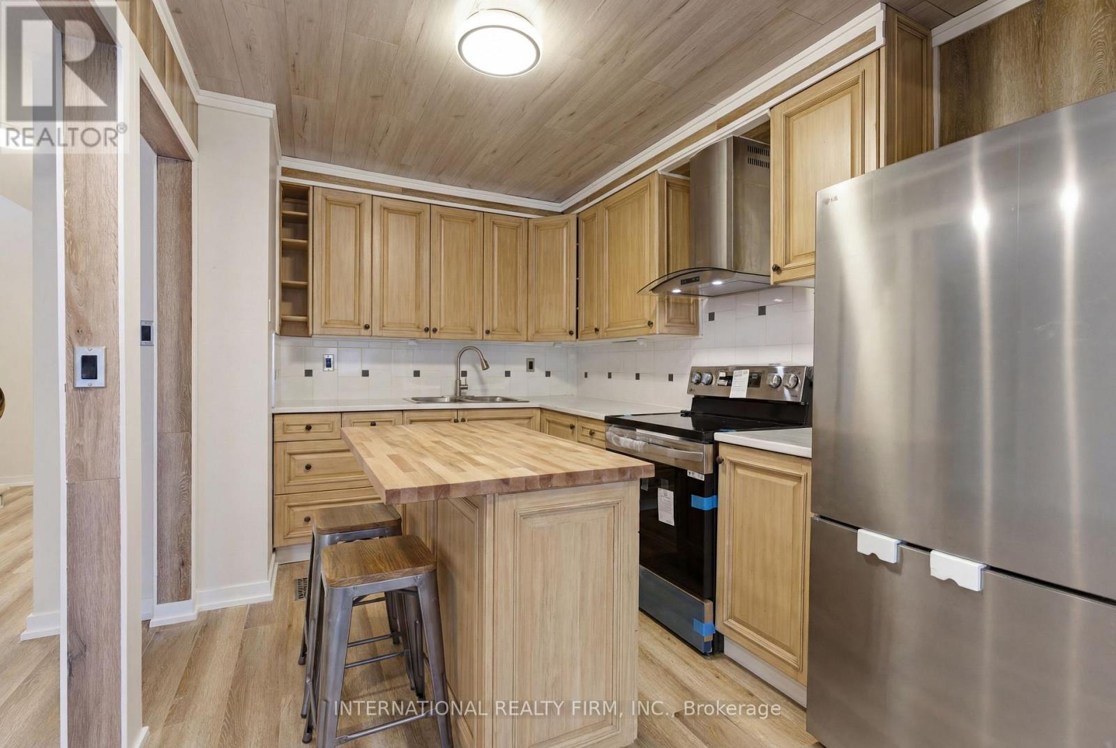 114 FOSTER CRESCENT - 5