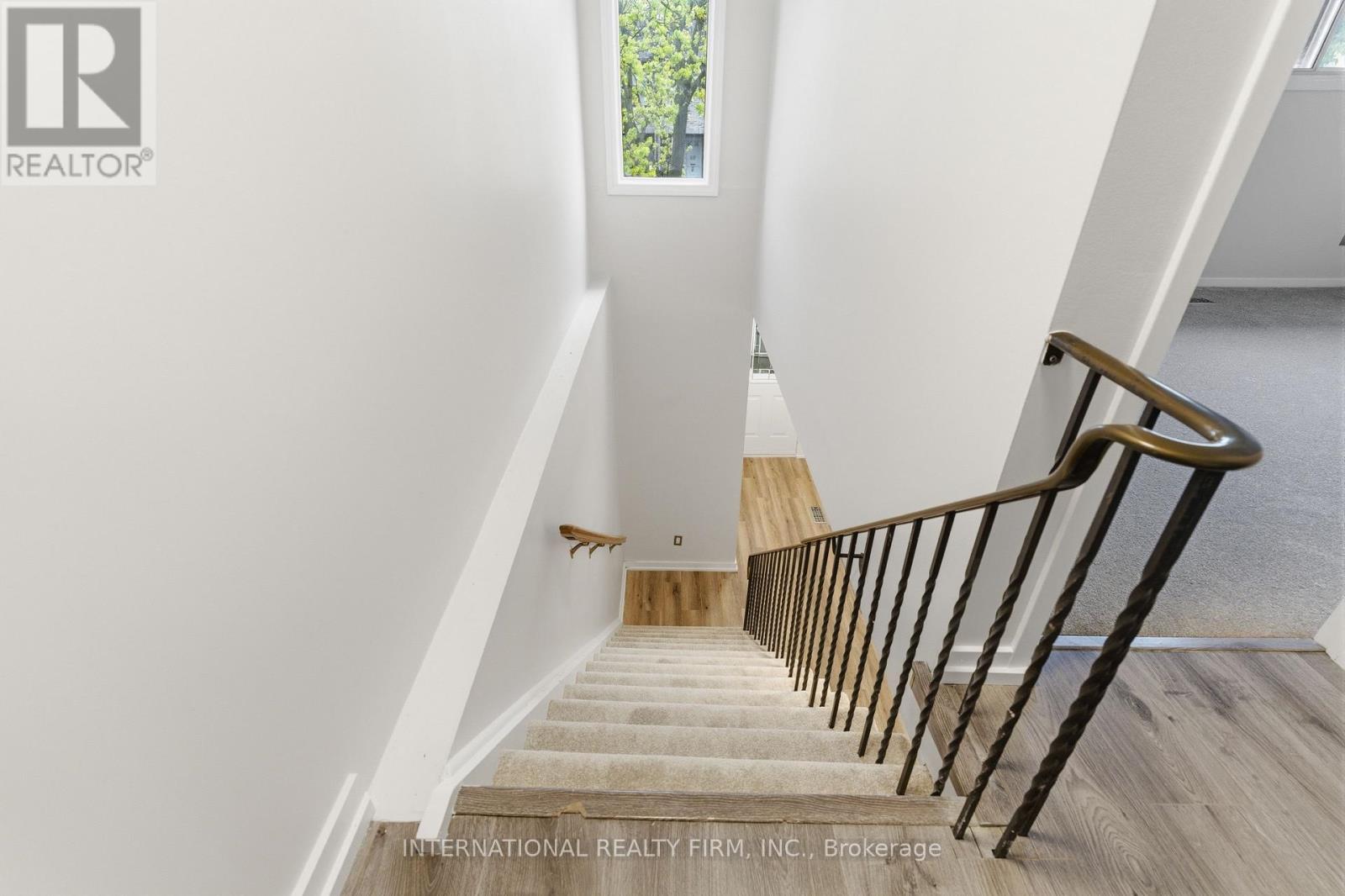 114 FOSTER CRESCENT - 8