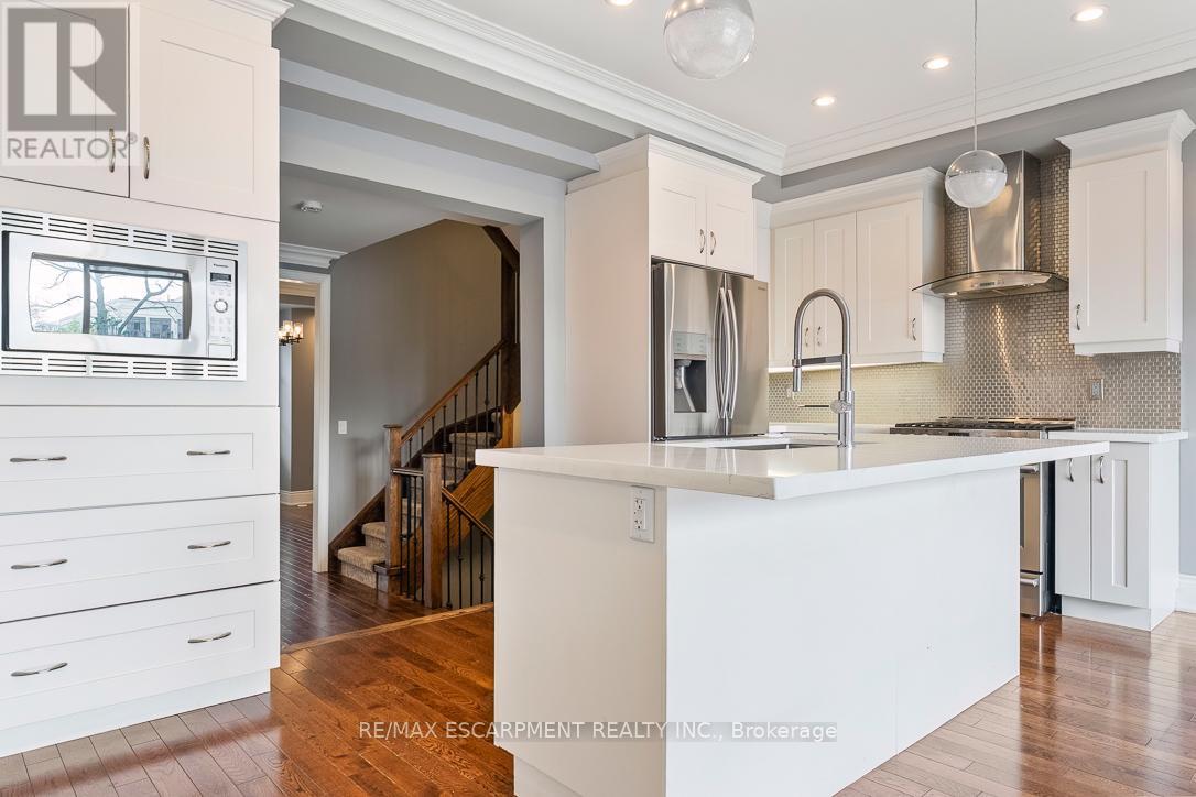 216 REBECCA STREET - 10