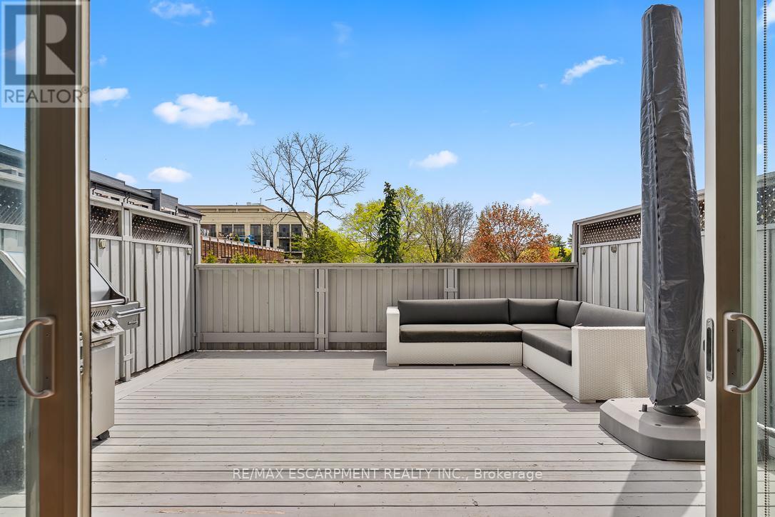 216 REBECCA STREET - 17