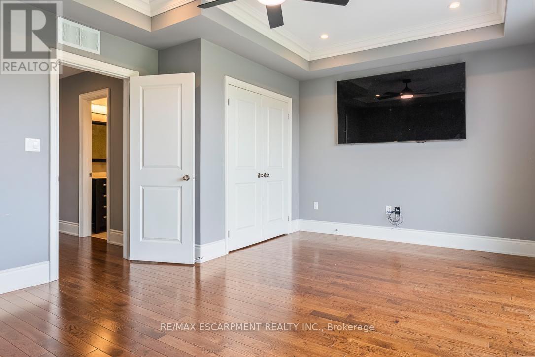 216 REBECCA STREET - 25