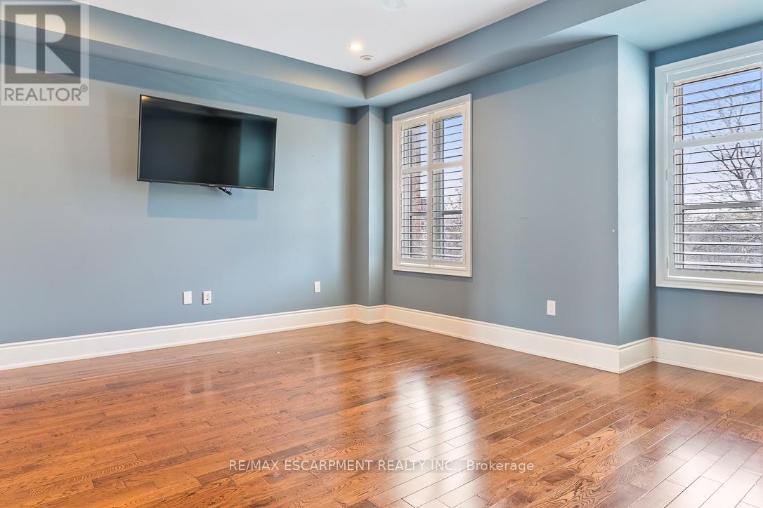 216 REBECCA STREET - 29