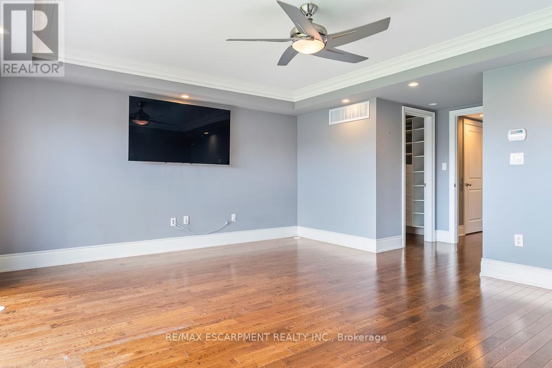 216 REBECCA STREET - 35