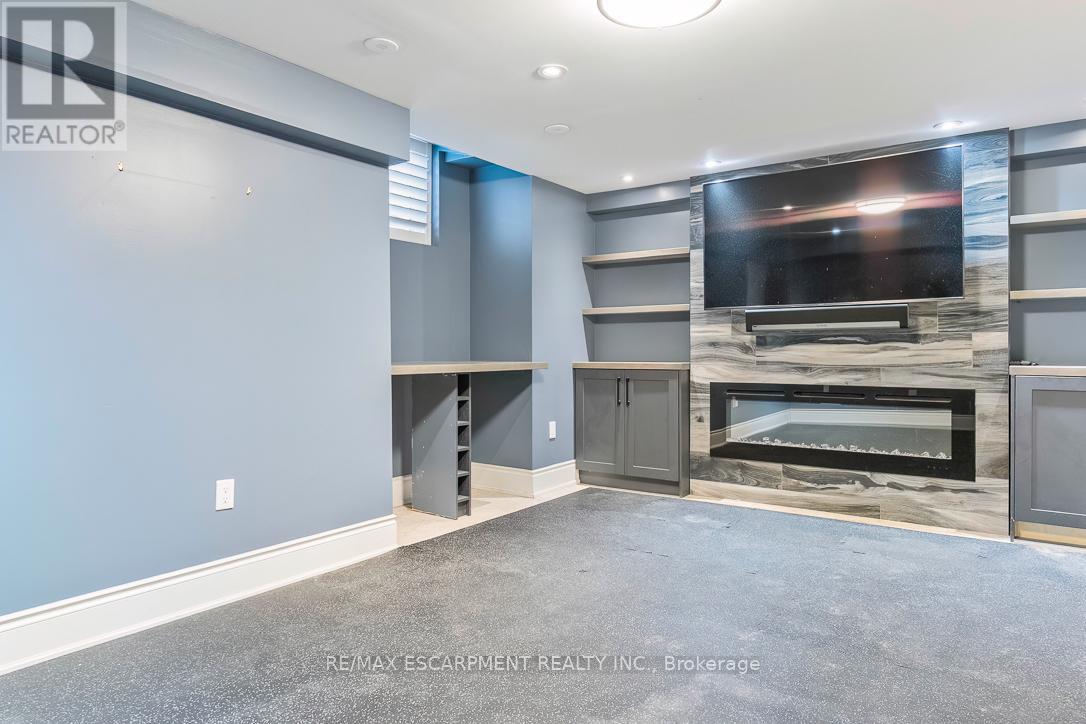 216 REBECCA STREET - 41