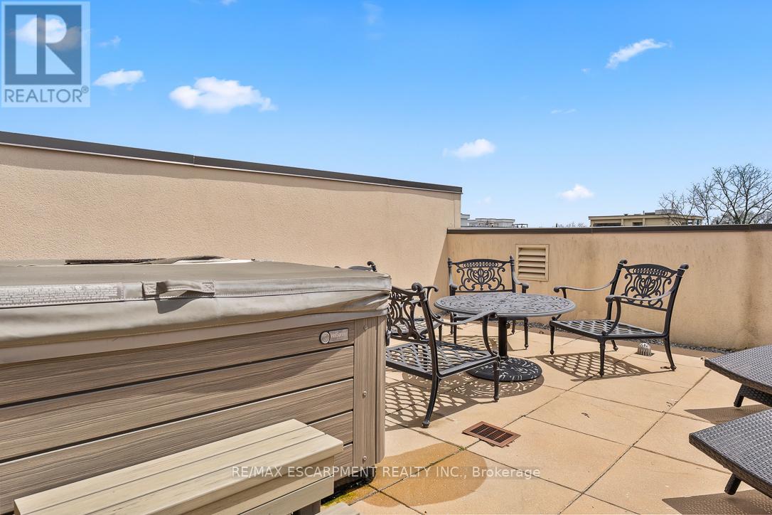 216 REBECCA STREET - 43