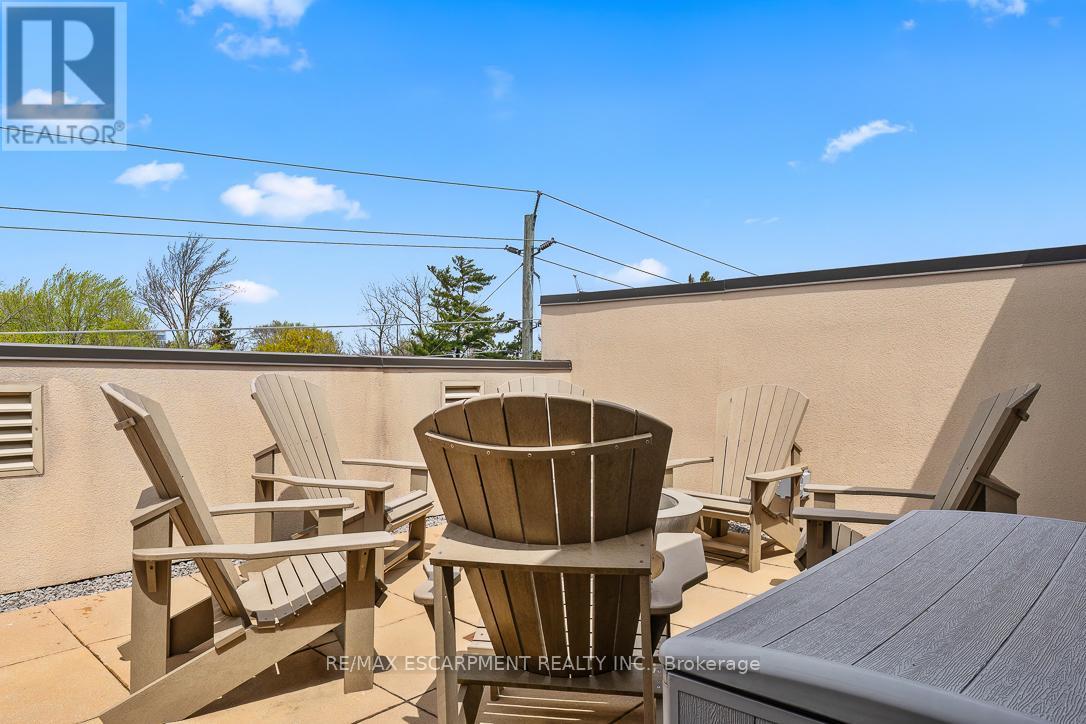 216 REBECCA STREET - 46