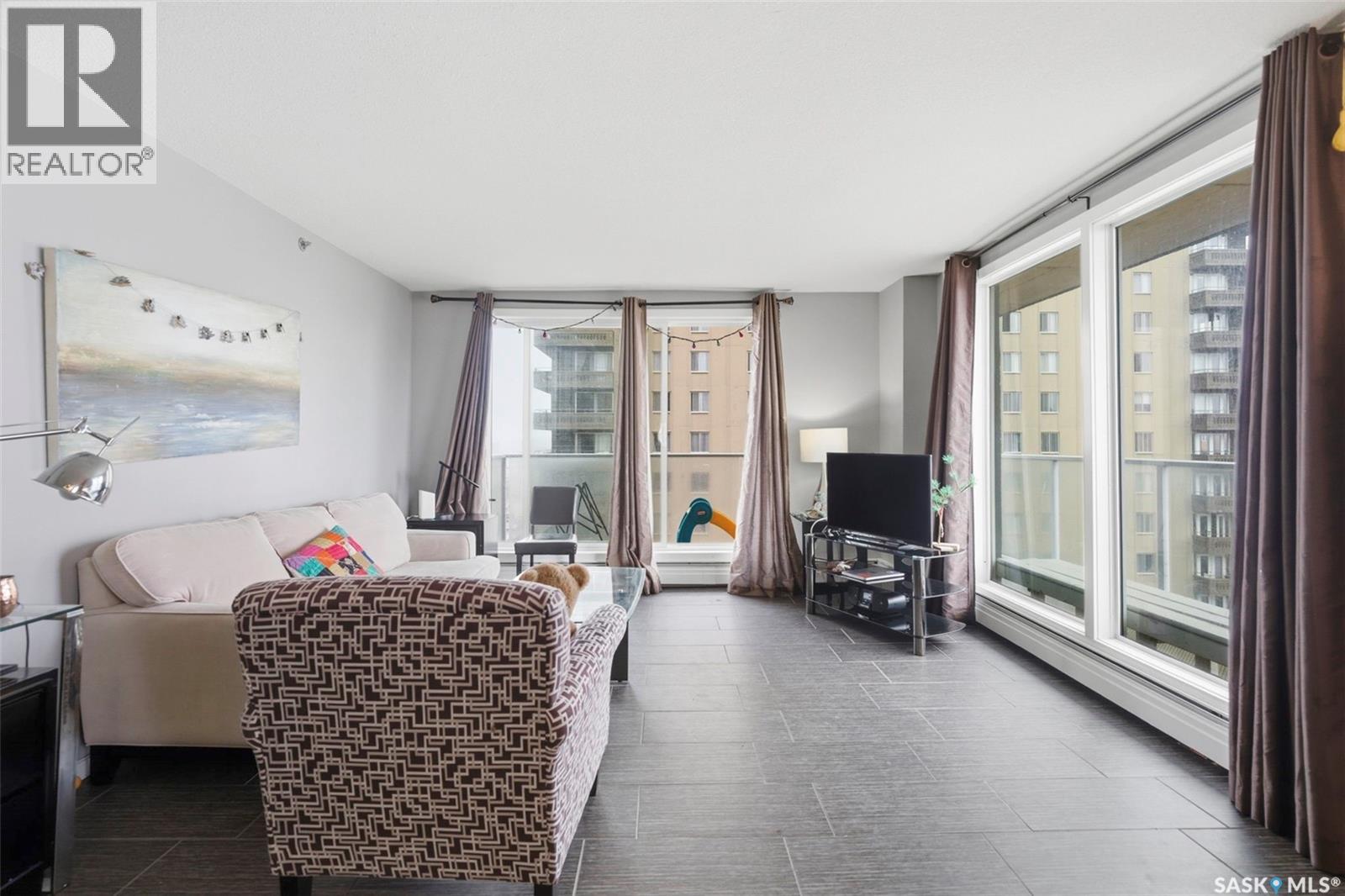 #1102 320 5th AVENUE N - 21