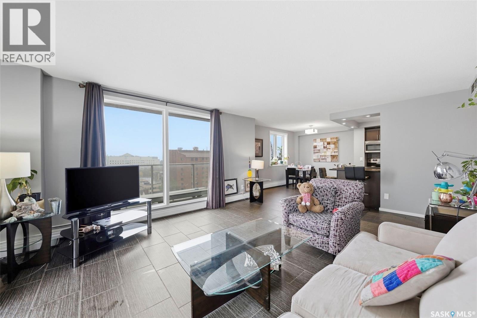 #1102 320 5th AVENUE N - 22