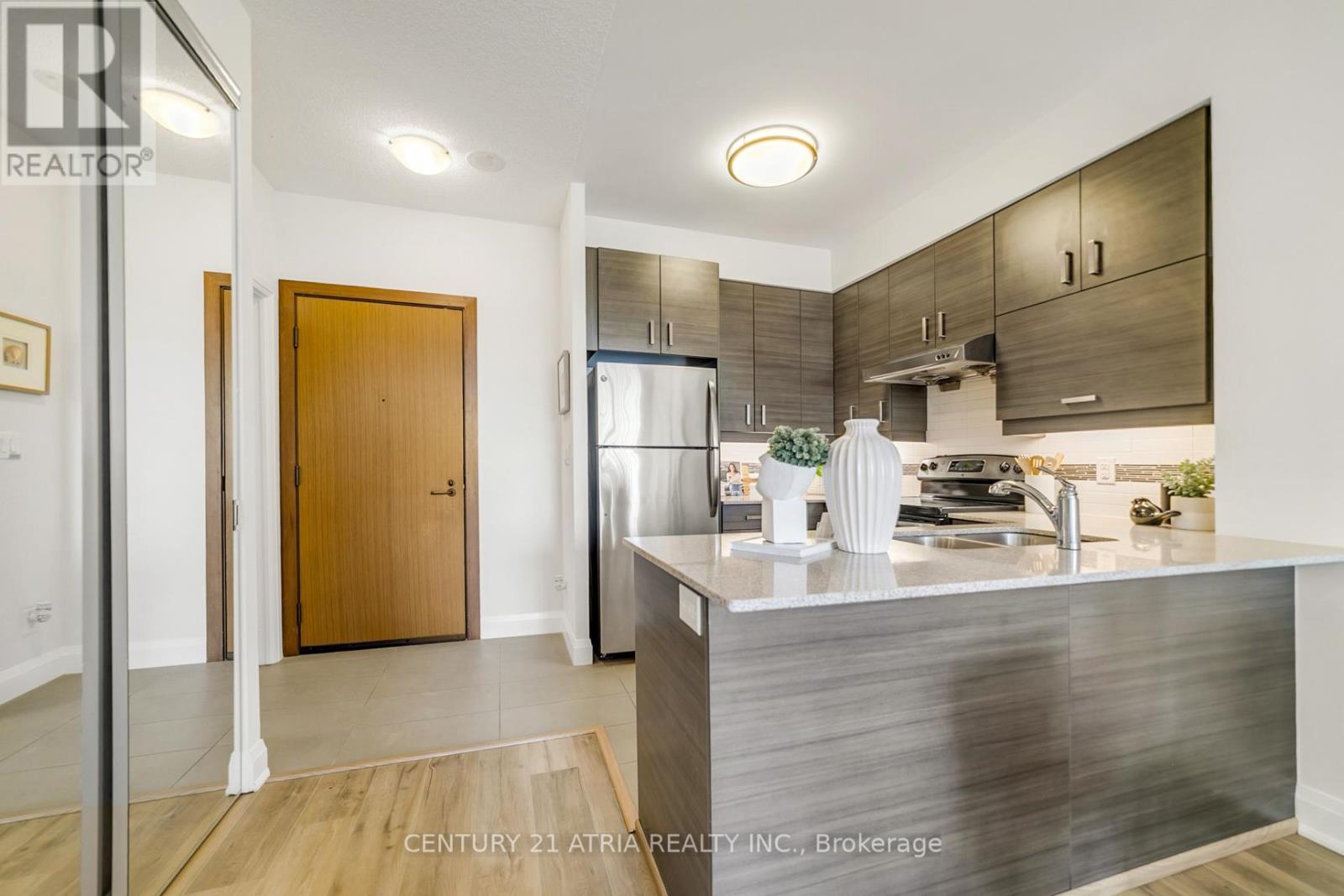 ##307 8228 BIRCHMOUNT ROAD - 18