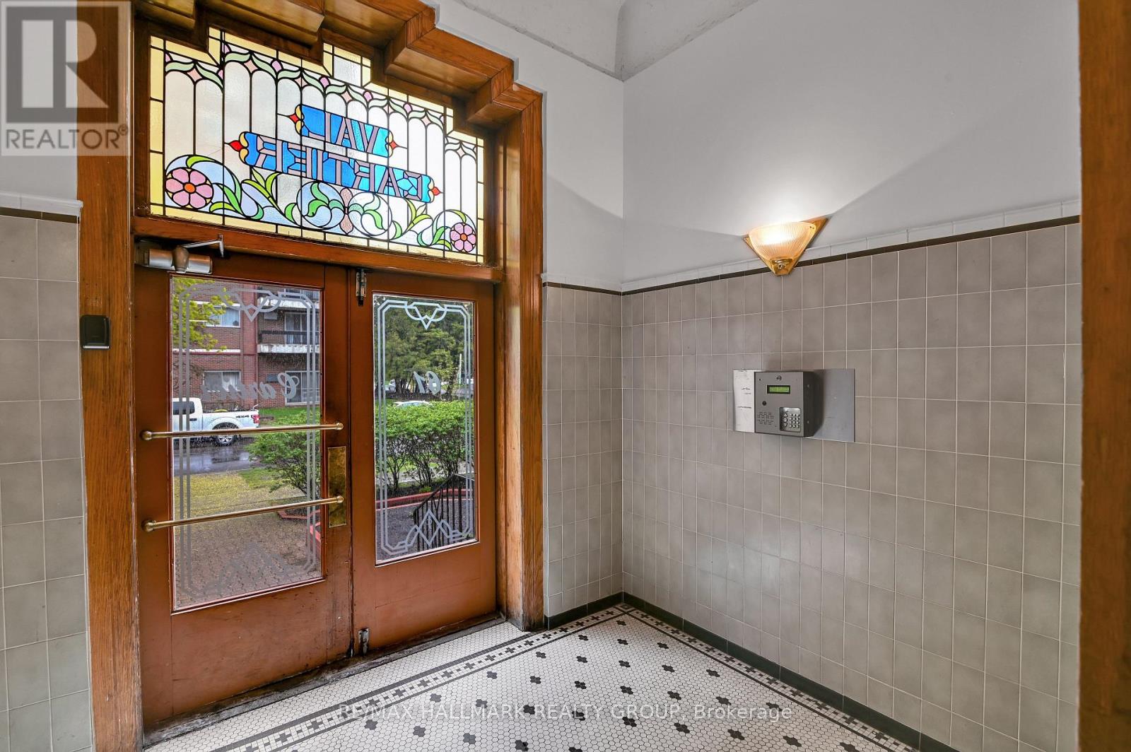 61 CARTIER STREET - 8