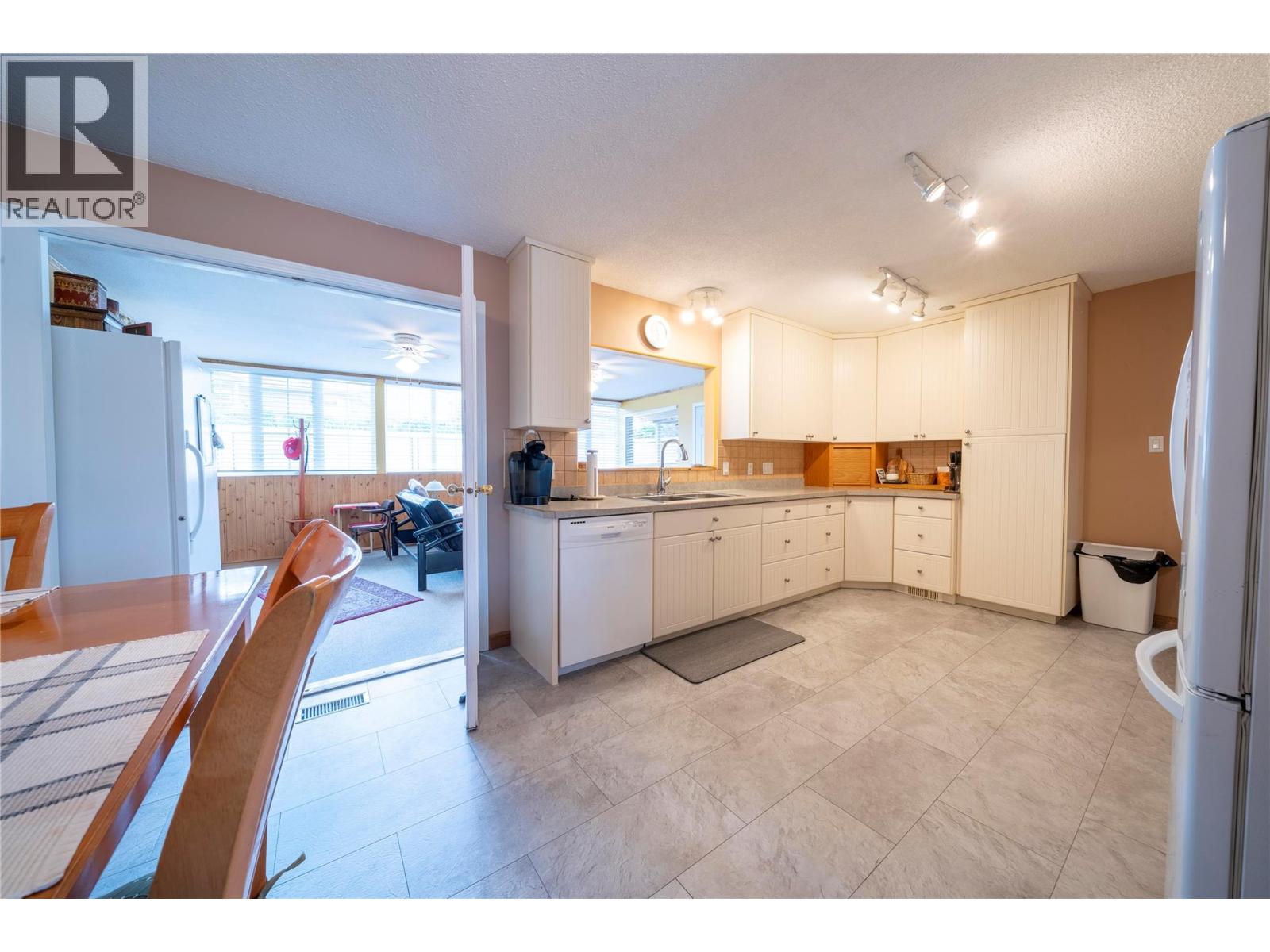1277 Mesa Vista Drive - 10