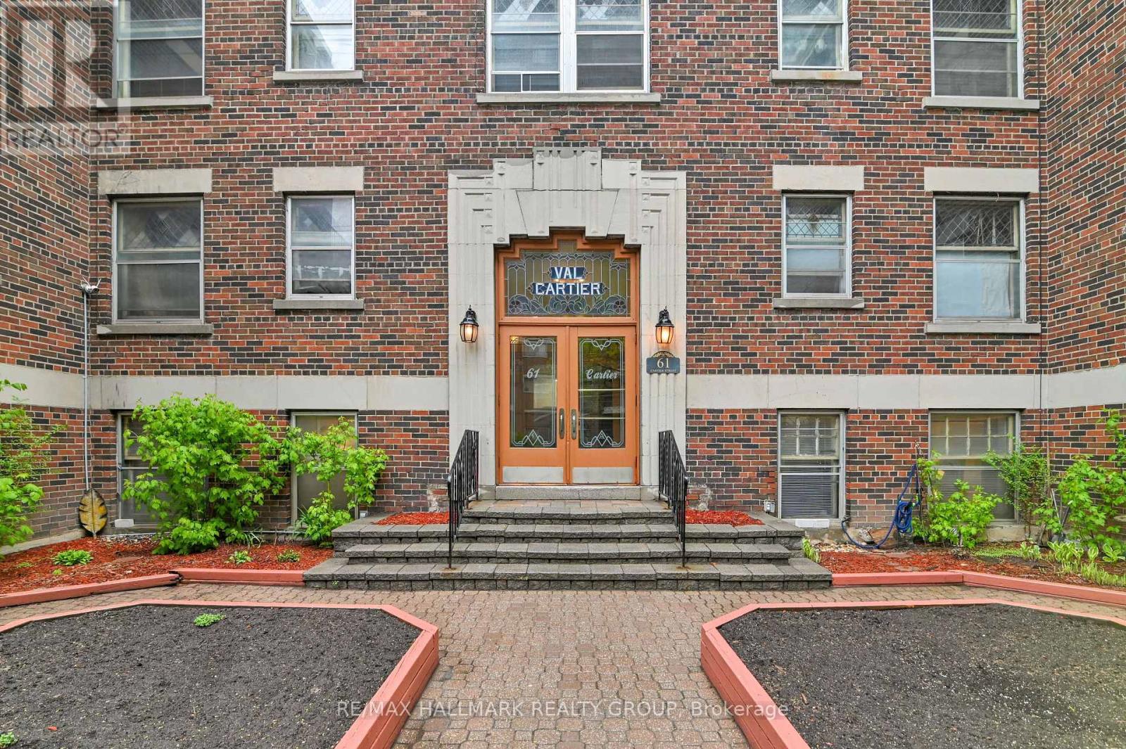 61 CARTIER STREET - 4