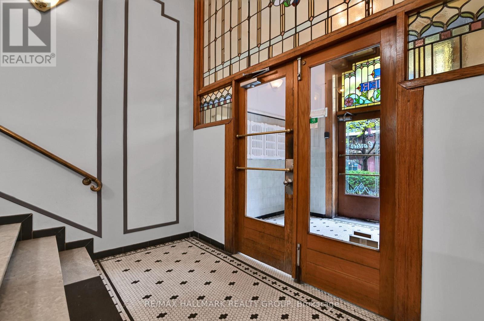 61 CARTIER STREET - 9