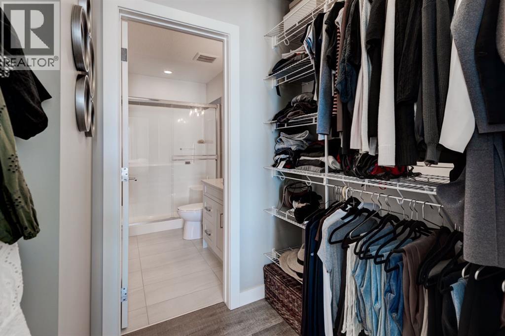 #421 10 Walgrove Walk SE - 16