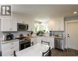 Kitchen - 2126 Cypress Rd, Comox, BC V9M3Z5 Photo 10