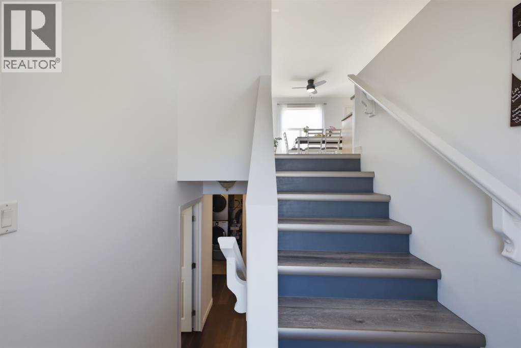 62 Mcdougall Close — photo 25