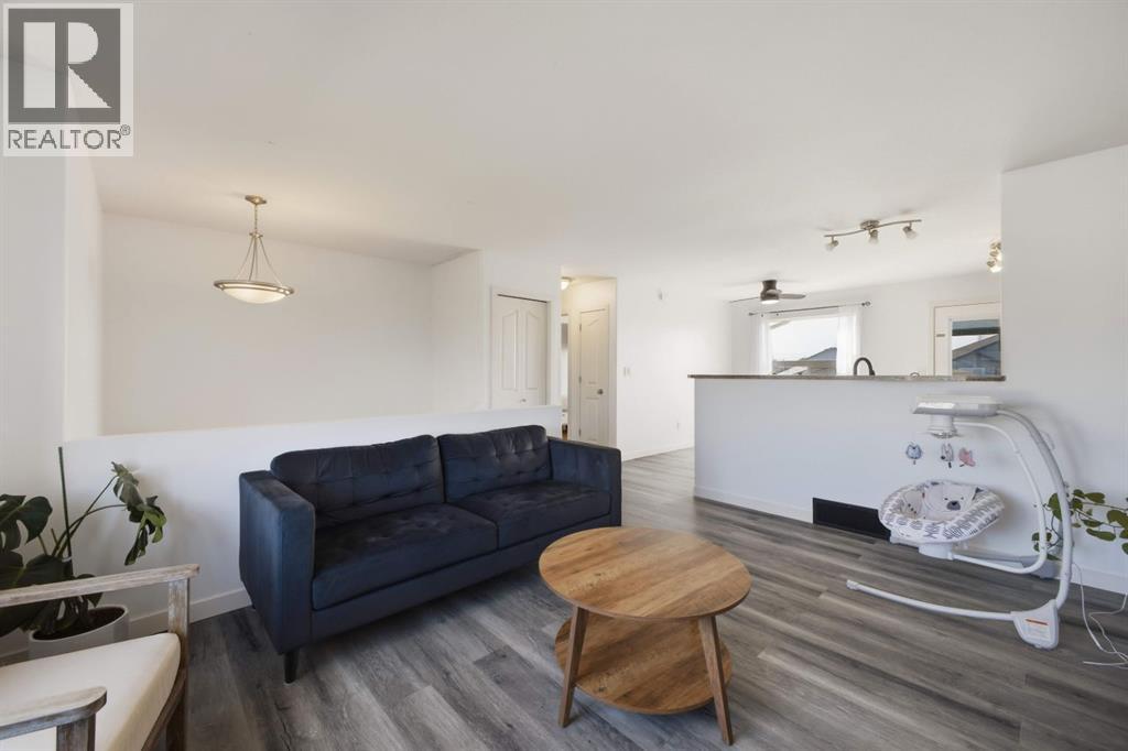 62 Mcdougall Close — photo 15