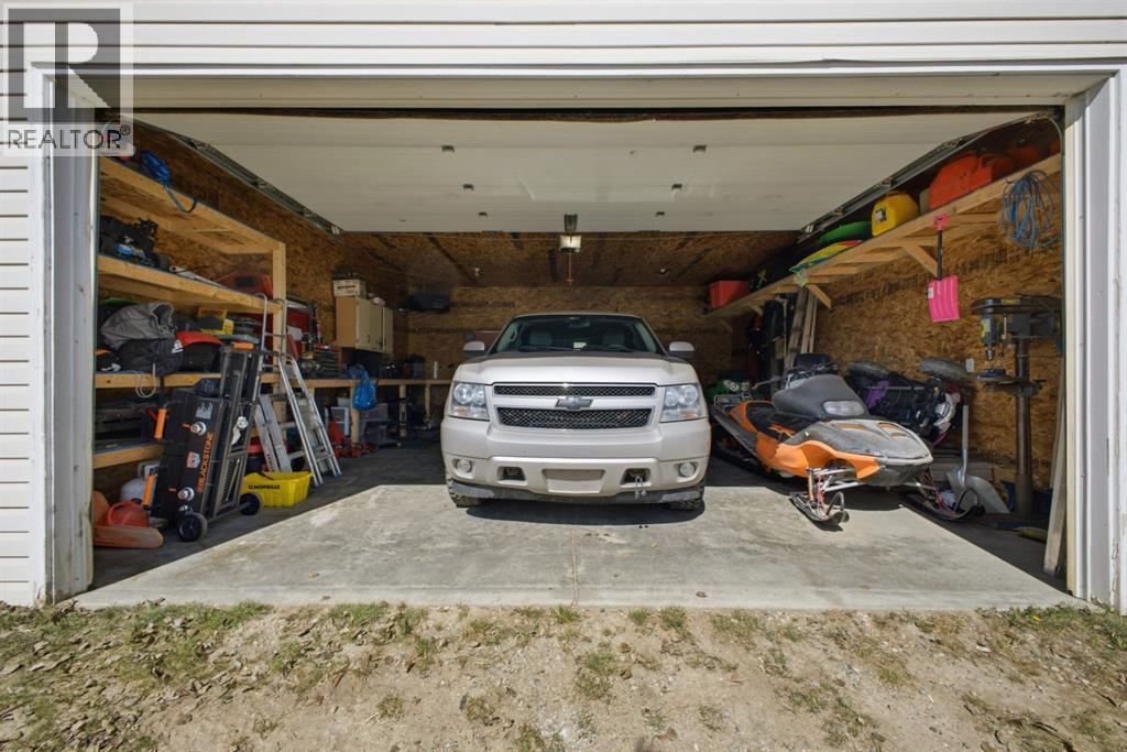62 Mcdougall Close — photo 35