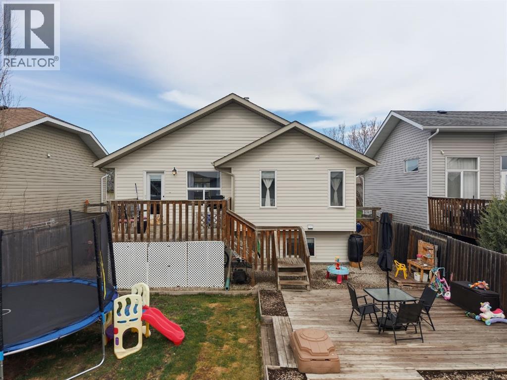 62 Mcdougall Close — photo 8