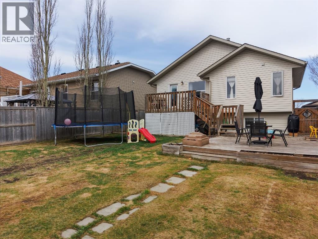 62 Mcdougall Close — photo 9