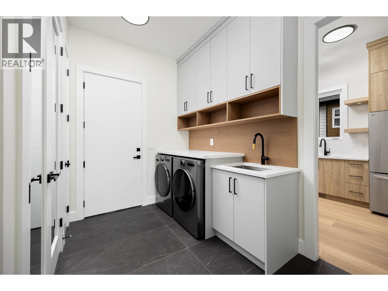 979 Loseth Drive - 53