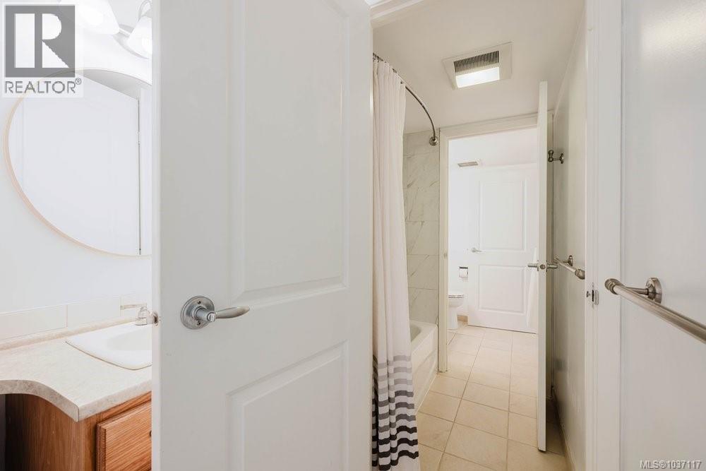 1004 1034 Johnson Street, Victoria