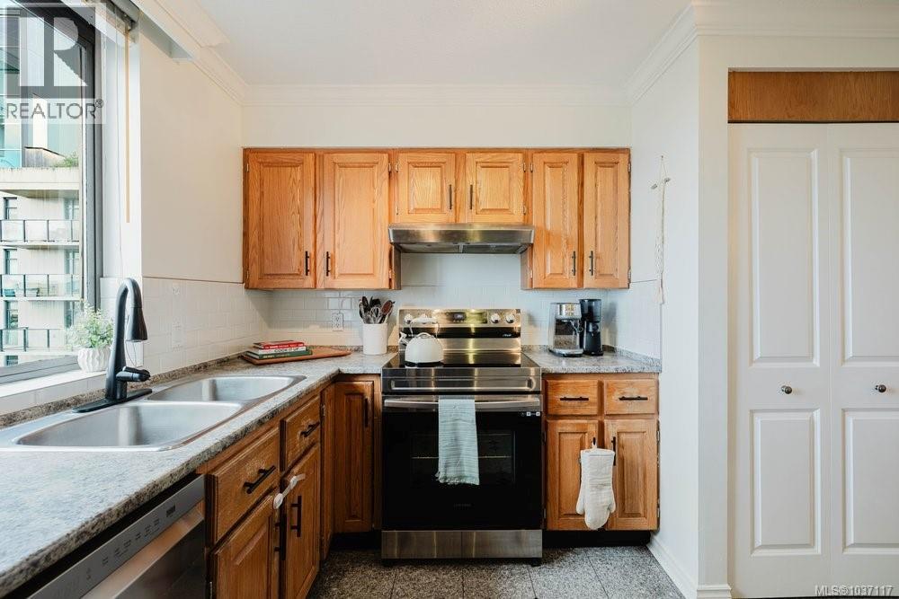 1004 1034 Johnson Street, Victoria