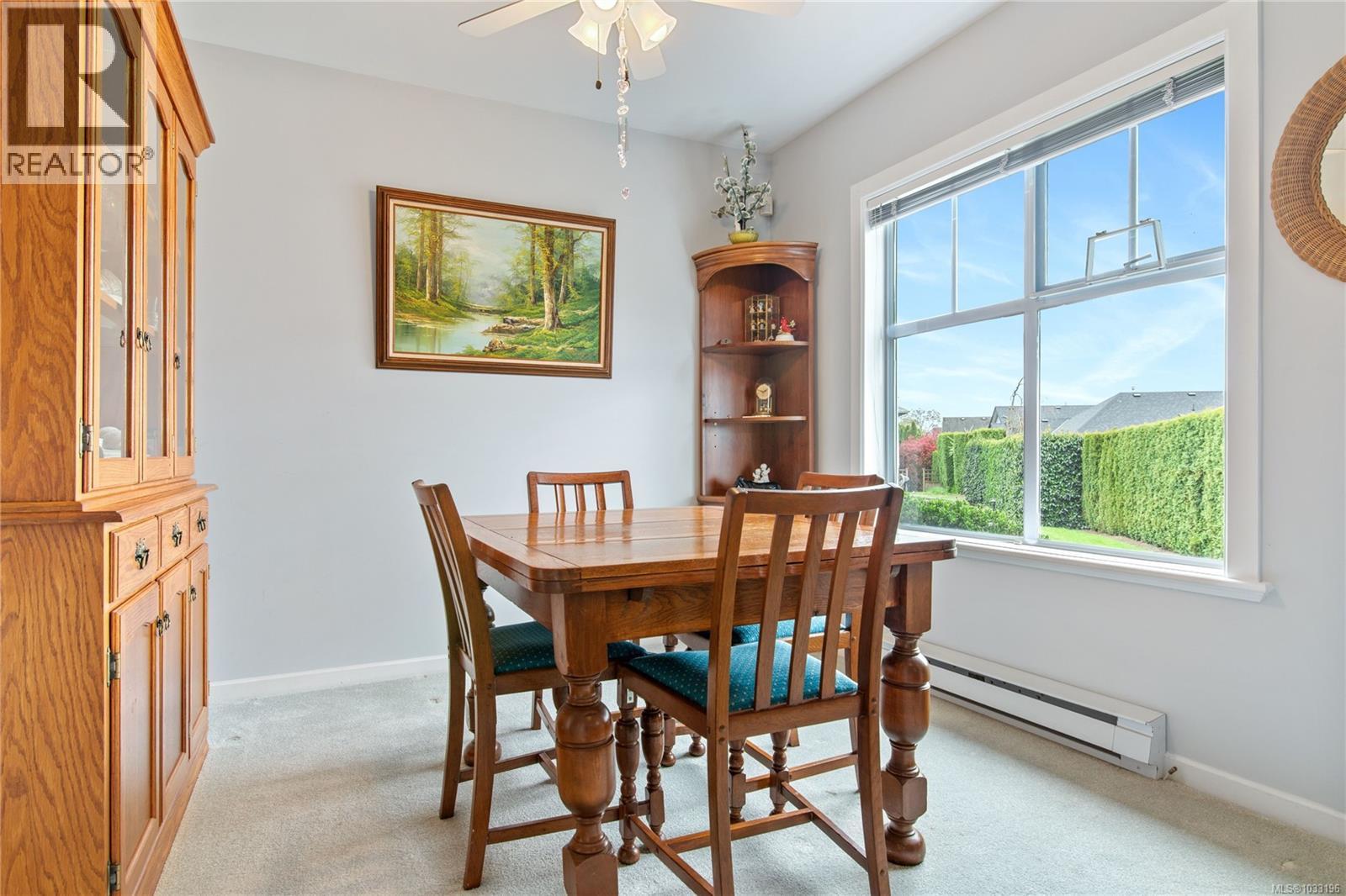 4 4073 Blackberry Lane, Saanich