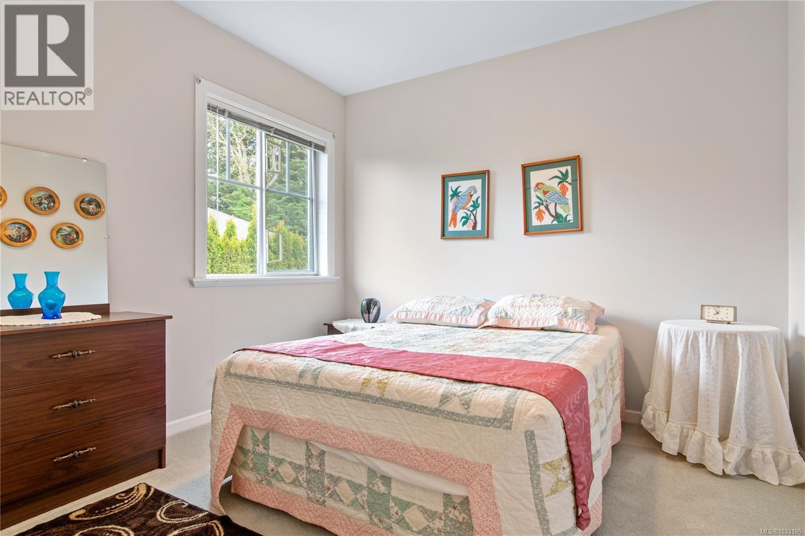 4 4073 Blackberry Lane, Saanich