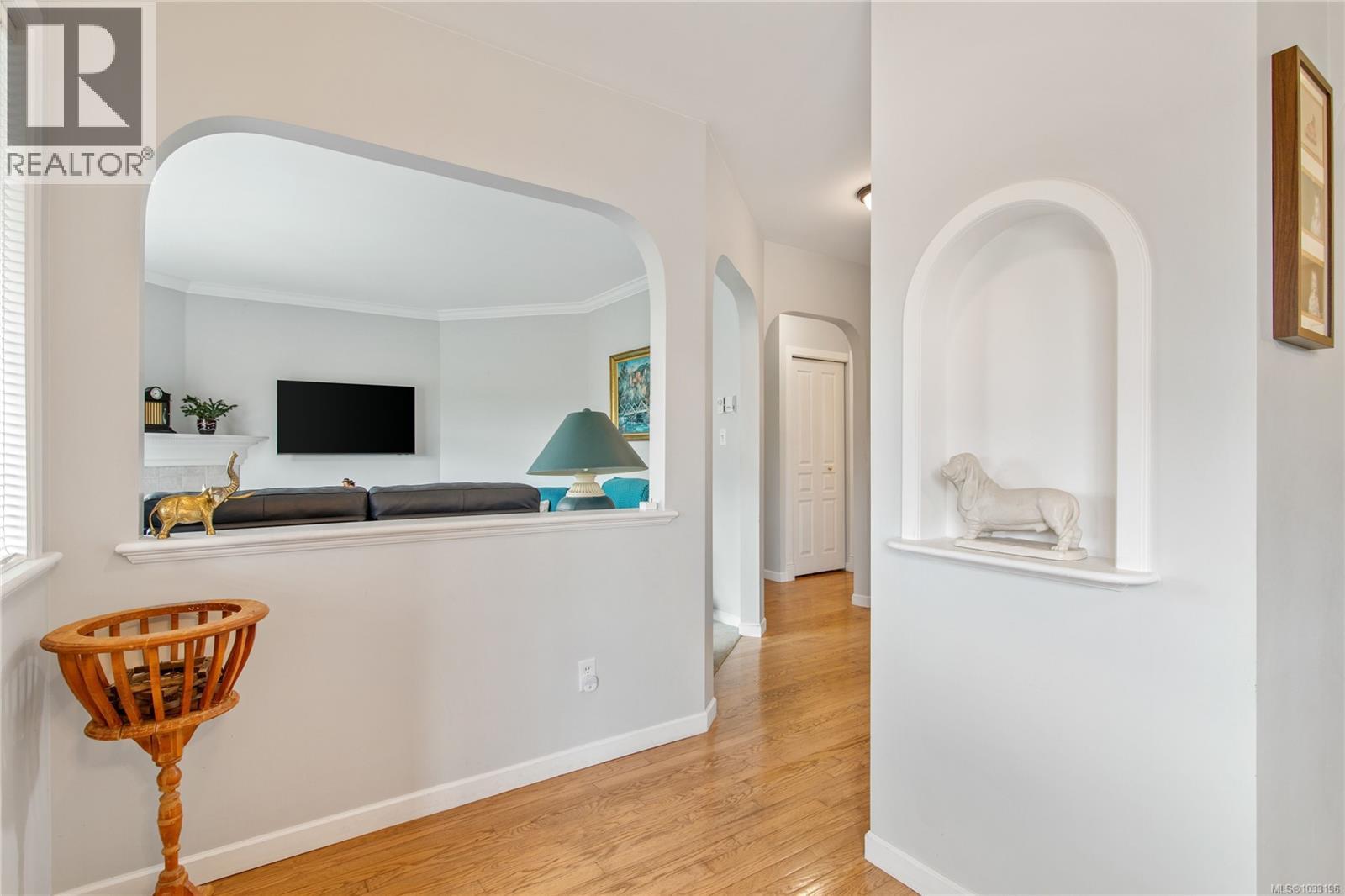 4 4073 Blackberry Lane, Saanich