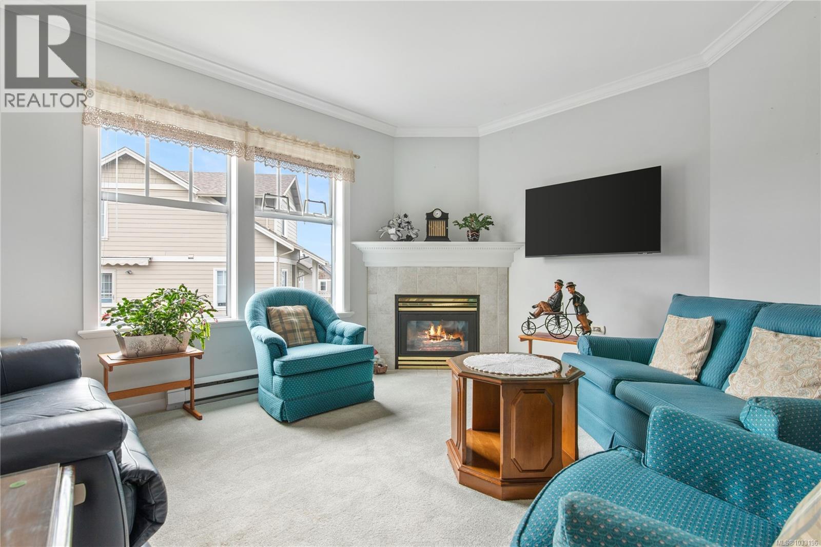 4 4073 Blackberry Lane, Saanich
