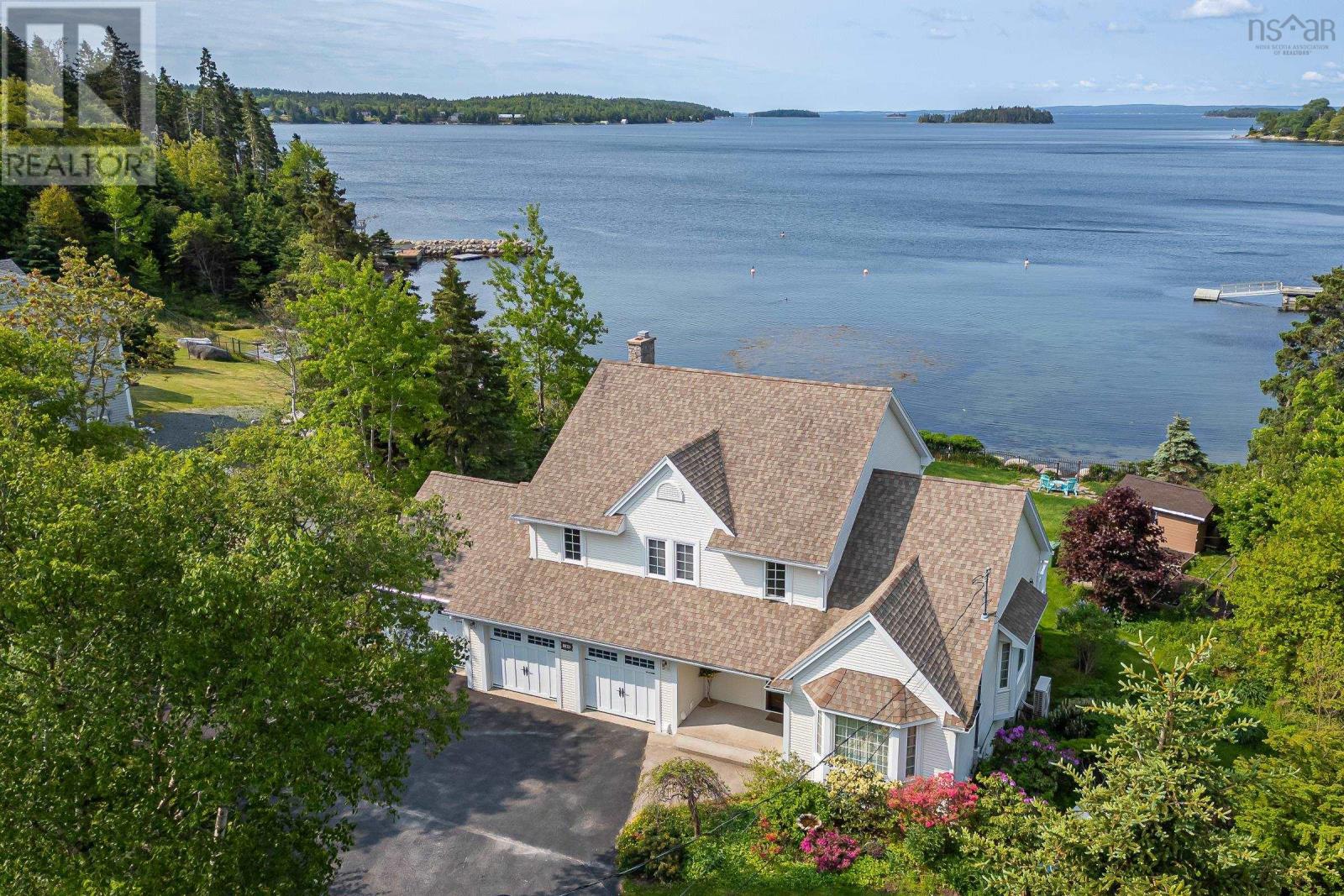 Property photo of 129 Masons Point Road