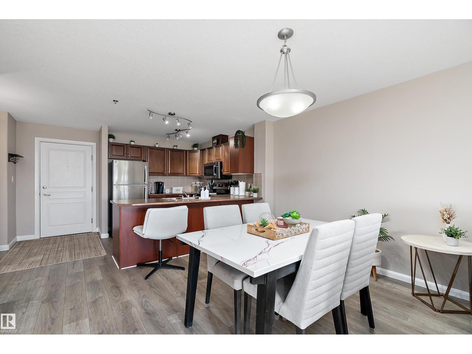 #301 530 HOOKE RD NW - 11