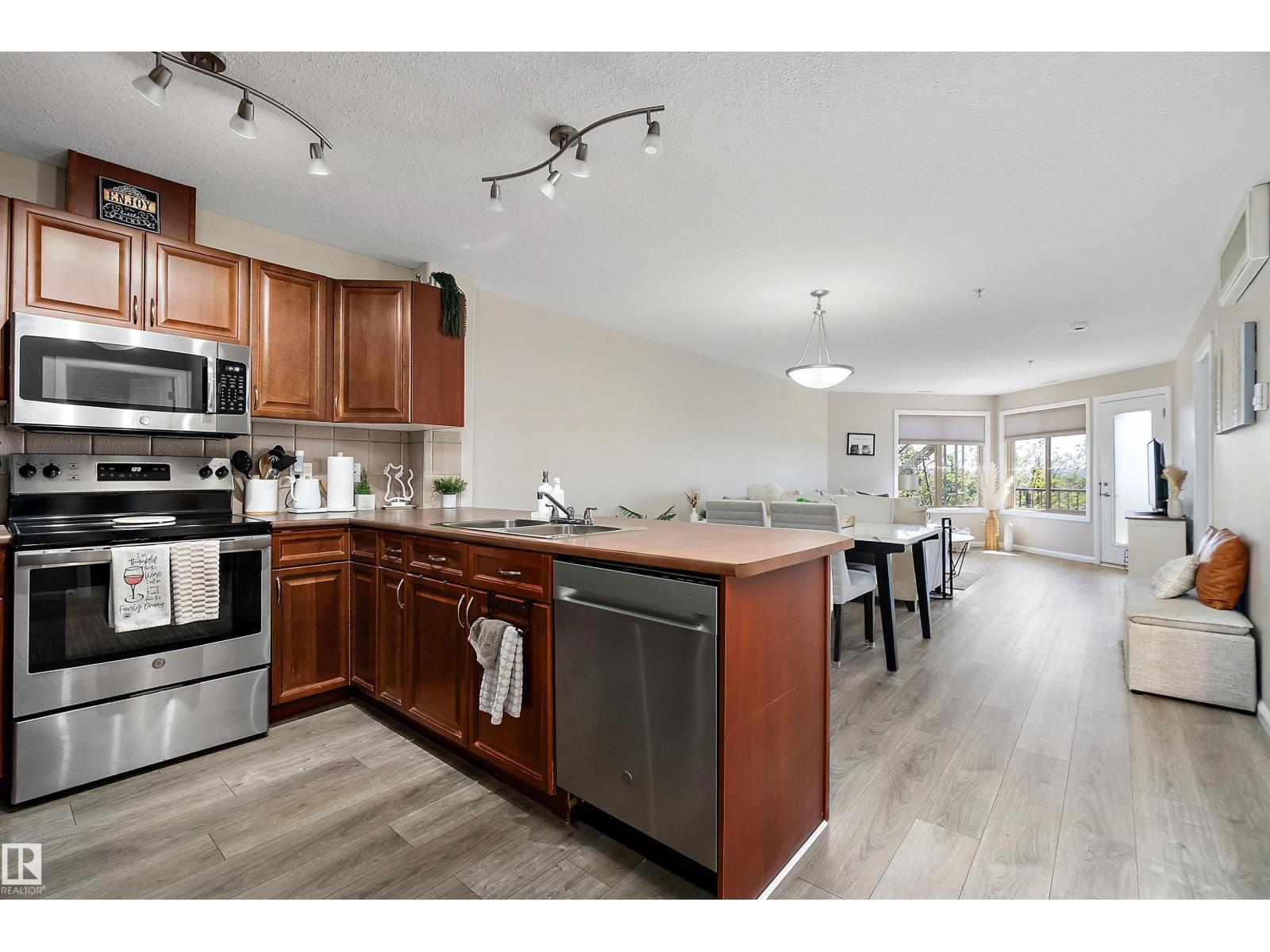 #301 530 HOOKE RD NW - 6