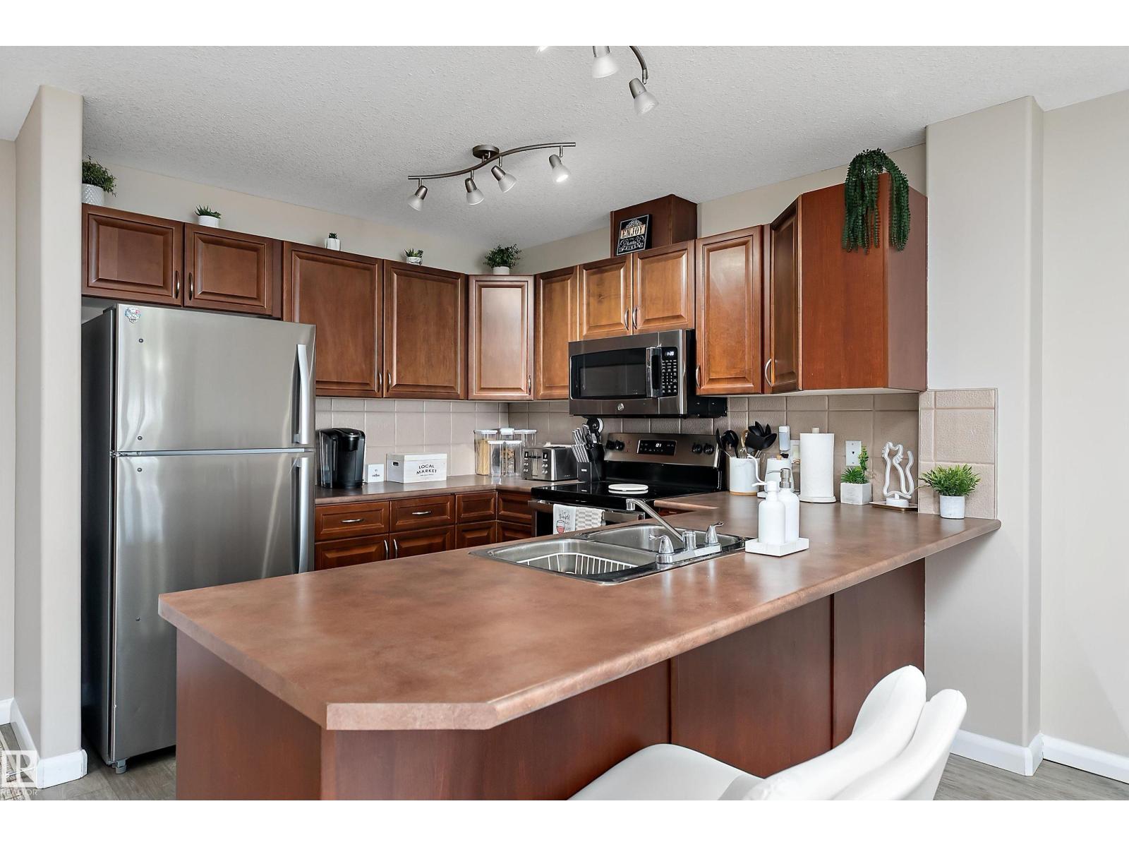 #301 530 HOOKE RD NW - 9