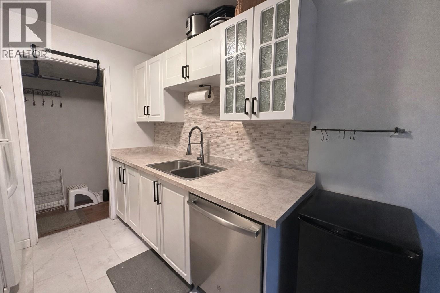 5 38171 WESTWAY AVENUE, Squamish