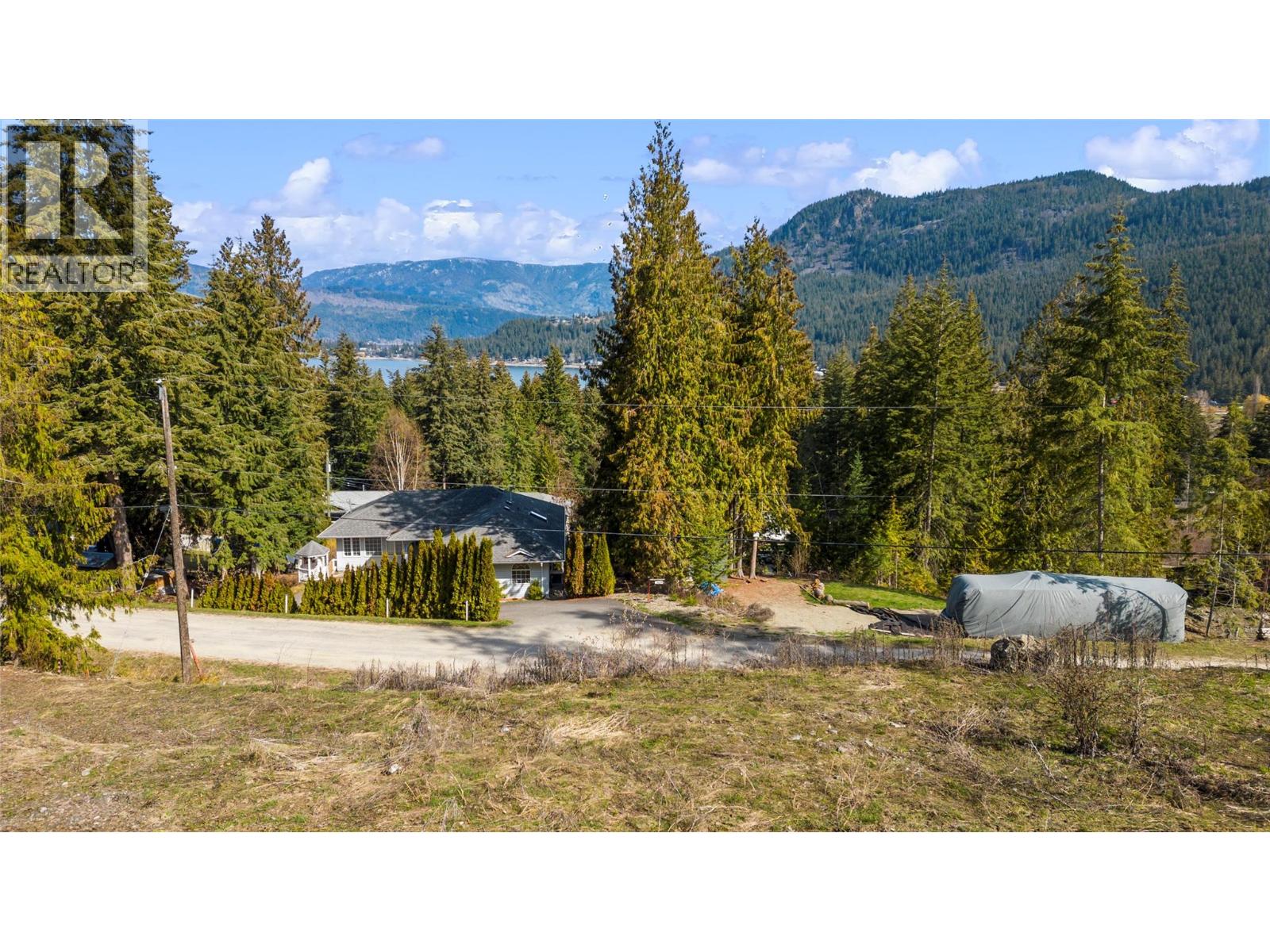  2622 Woodland Place, Blind Bay