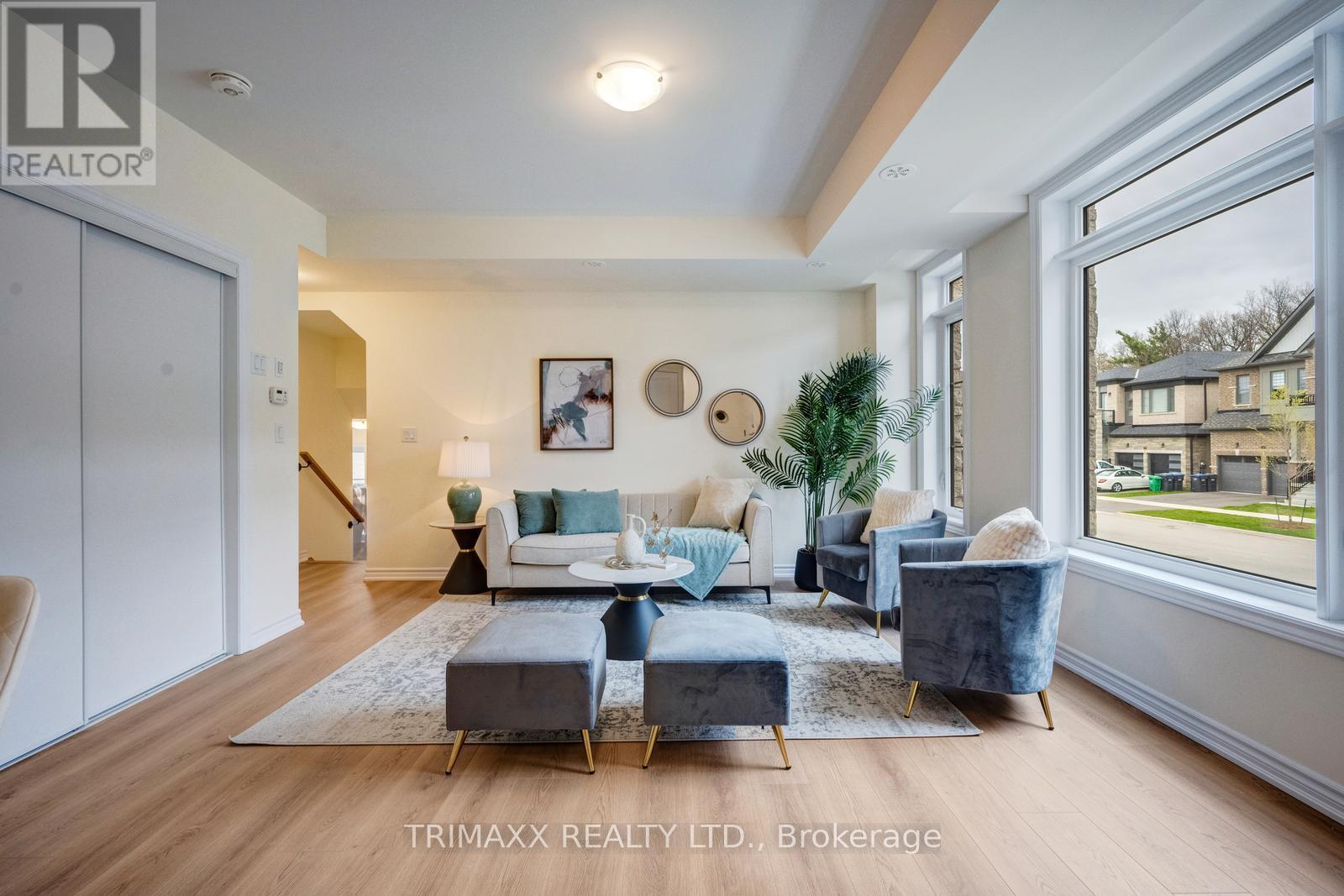 #70F 173 PETCH AVENUE - 11
